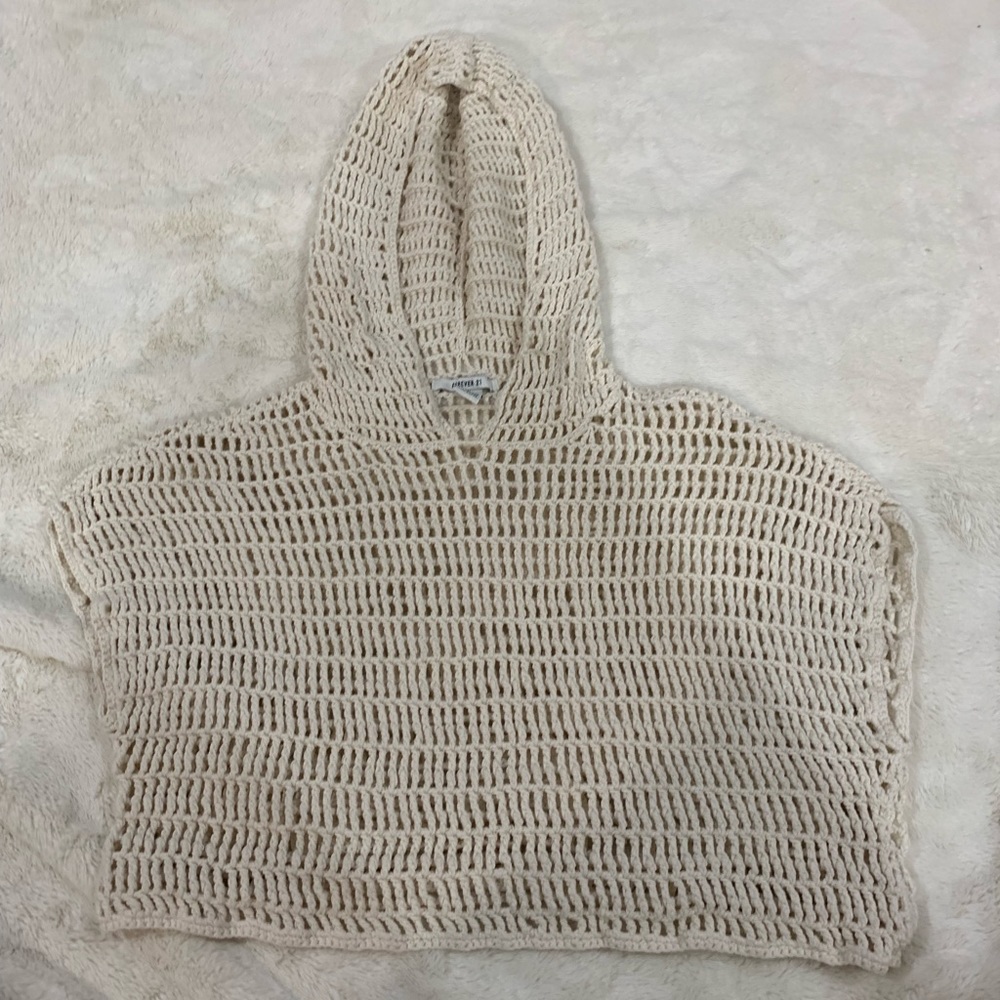 Forever21 croché crop top Medium